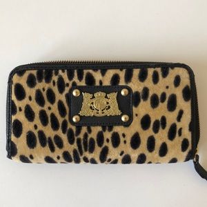 Hardly used juicy couture wallet